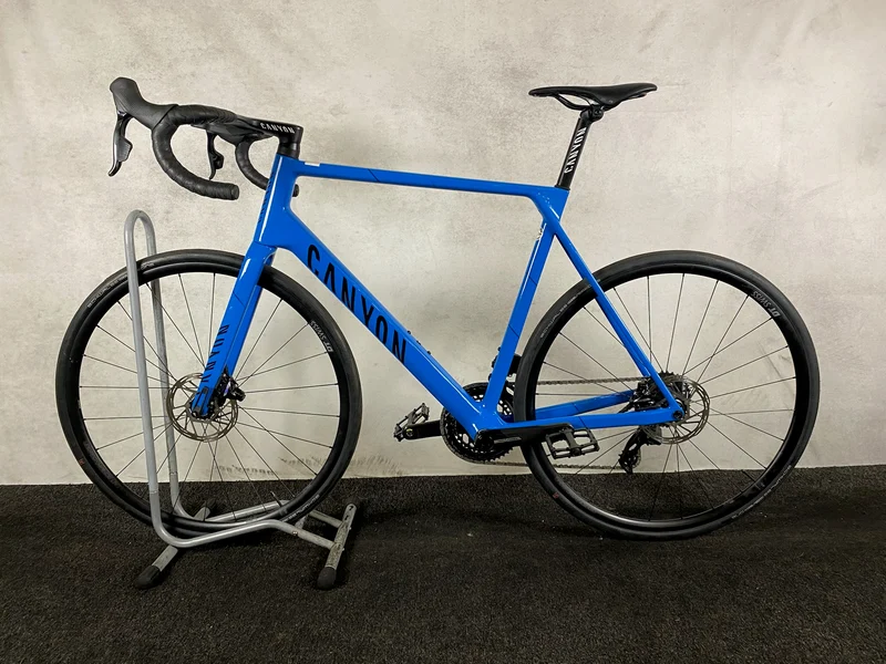 Canyon Ultimate CF SL 8 AXS Movistar